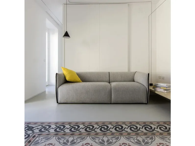 Divano lineare Mia di MDF Italia