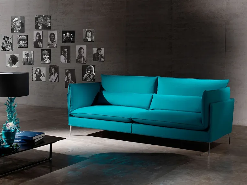 Divano lineare in tessuto dal design leggero e confortevole Natalie di Excò