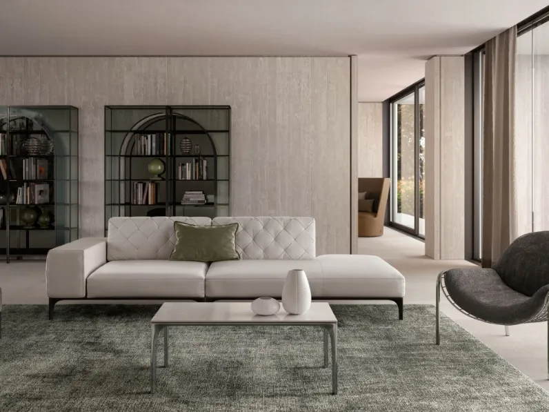 Divano lineare in pelle Skyline di Natuzzi