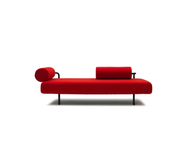 Divano di design in tessuto rosso Nuvò di Campeggi