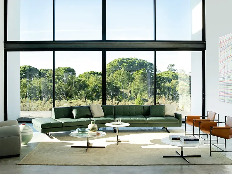 Divano lineare Kennedee in pelle di Poltrona Frau