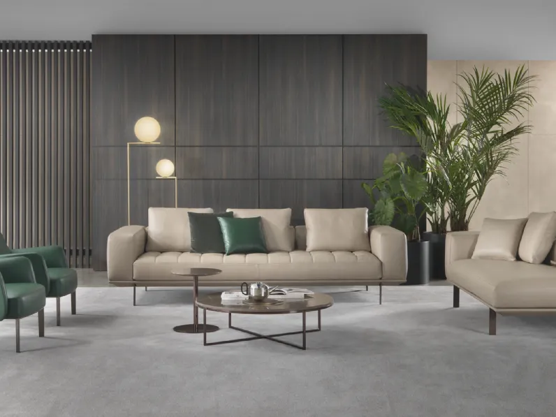 Divano lineare in pelle Richard Quilted di Marelli