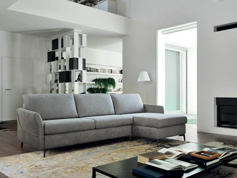 Divano letto con penisola Magoo di Rigosalotti