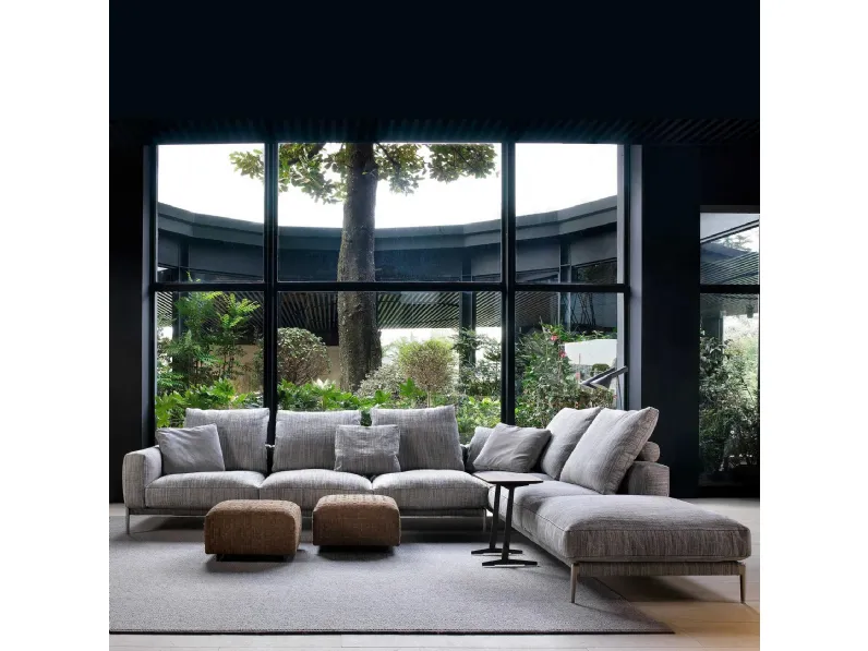 Divano moderno ad angolo Romeo in tessuto imbottito di Flexform