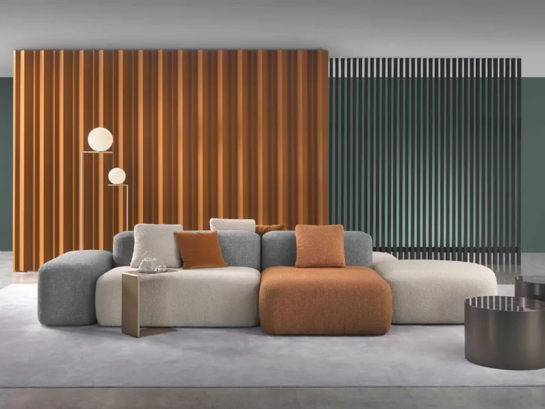 Divano bifacciale con penisola Sahara di Marelli