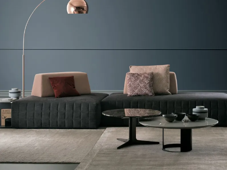 Divano componibile lineare in tessuto Shanghai di Bodema