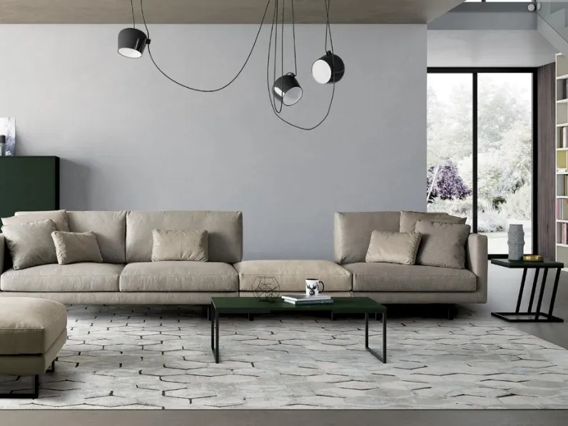 Divano lineare imbottito Queensway di Spagnol Salotti