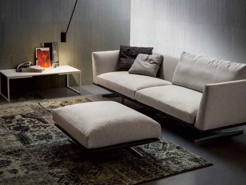 Divano lineare Suamy di Spagnol Salotti