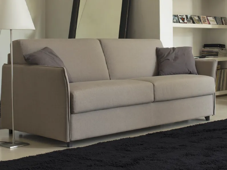 Divano letto lineare Stan in tessuto di Milano Bedding