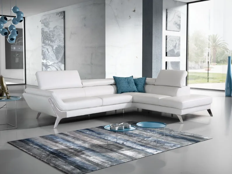 Divano angolare in pelle bianca con piedi in acciaio cromato Target di Polyformitalia 