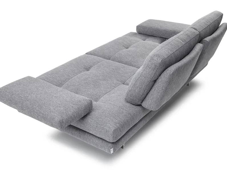 Divano lineare in tessuto con profondità della seduta ampliabile Toby Wing di Calia