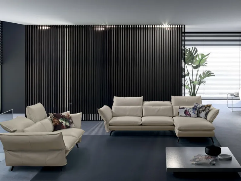 Divano in pelle con penisola Adrenalina di Valmori