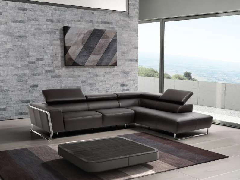 Divano angolare in pelle con poggiatesta regolabili e base in acciaio cromato Wilma di Polyformitalia 