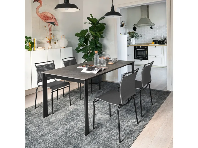 Sedia in metallo e tessuto Air di Connubia