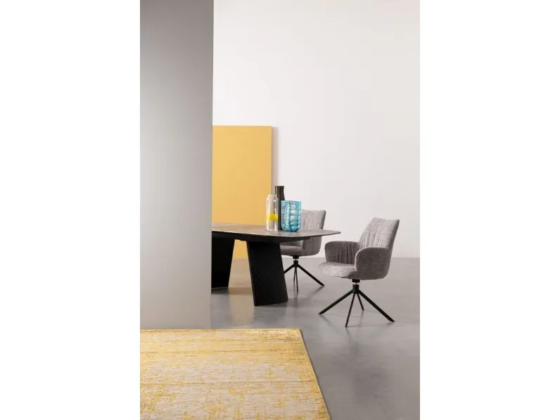 Sedia Alexander in tessuto imbottito di Bizzotto