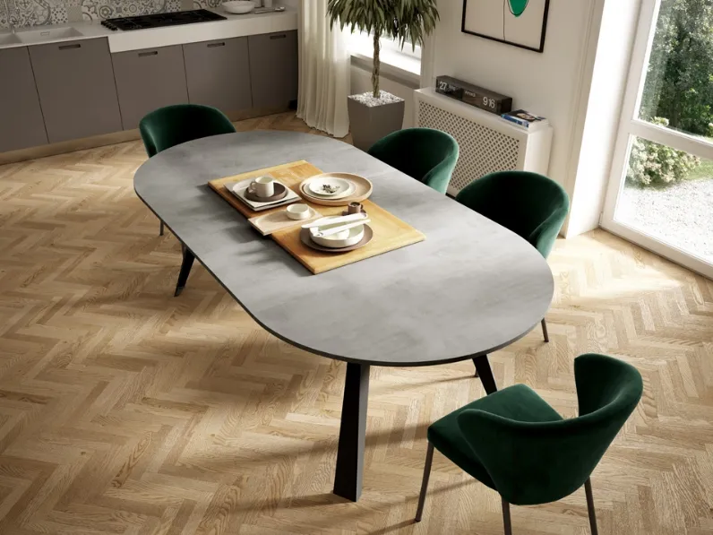 Sedia André in tessuto imbottito con schienale avvolgente di Easyline