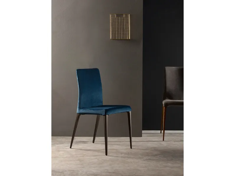 Sedia Aragona con rivestimento in tessuto di Tonin Casa