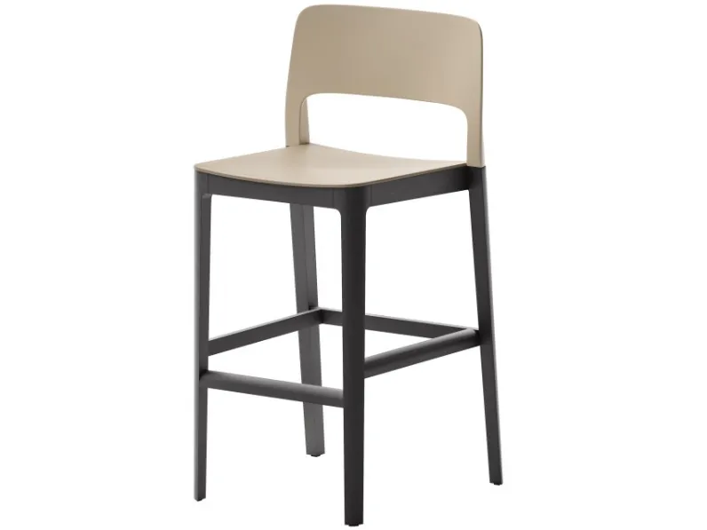 Sgabello Atelier in polipropilene con struttura in legno di Veneta Cucine