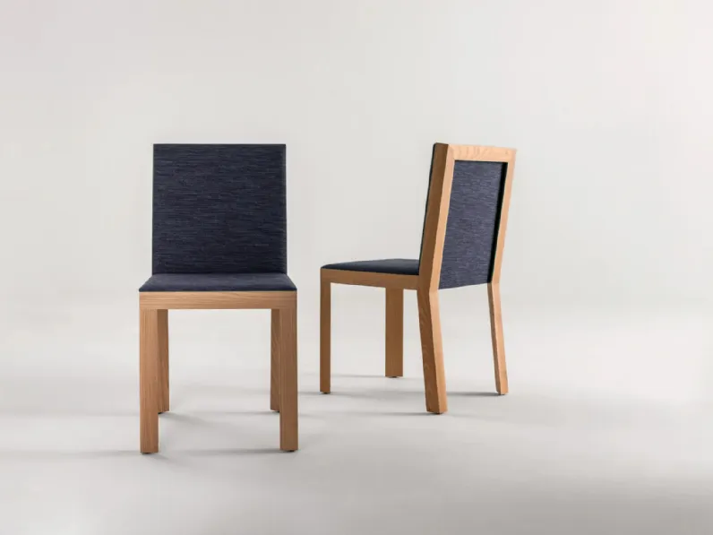 Sedia in tessuto con struttura in legno BD 20 di Laura Meroni