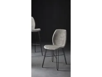 Sedia Bip-Iron Colico: design industriale e robustezza.