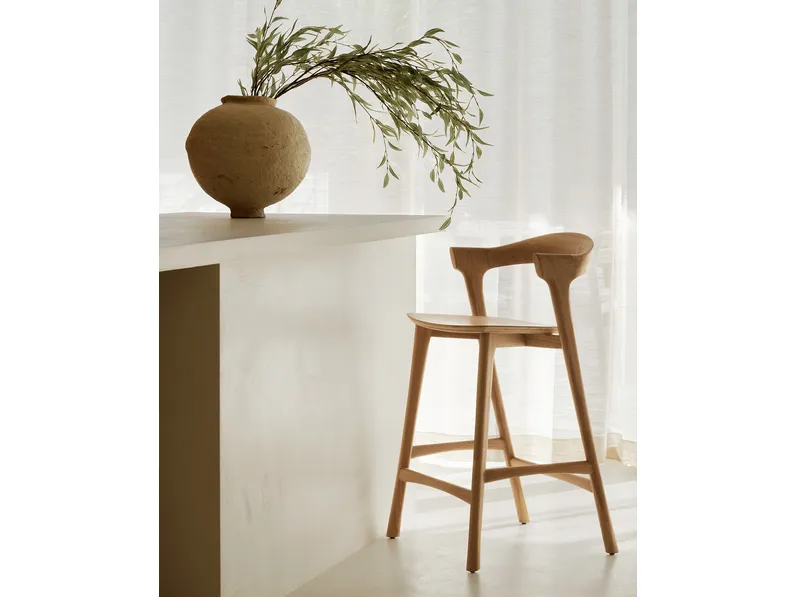 Sgabello in rovere Bok di Ethnicraft