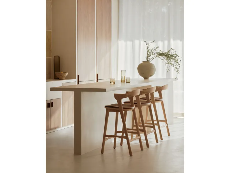 Sgabello in rovere con seduta imbottita Bok di Ethnicraft