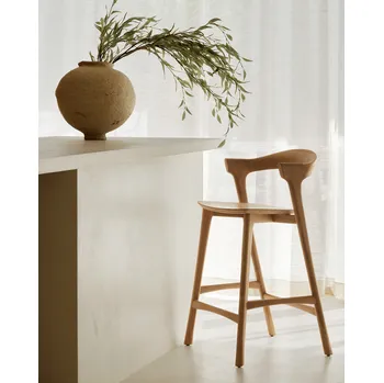 Sgabello in rovere Bok di Ethnicraft