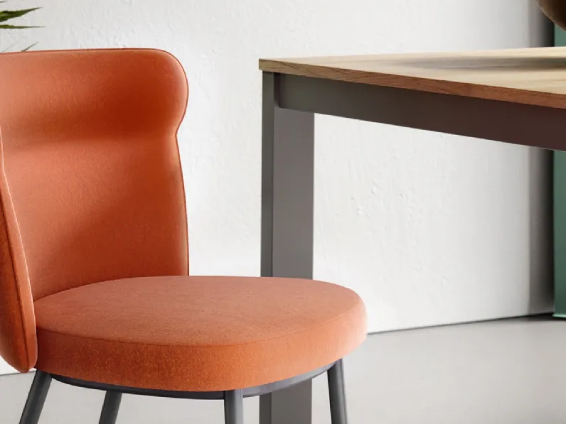 Sedia in tessuto con struttura in acciaio Bow di Ambiance Italia