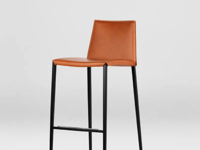 Sgabello Aida in cuoio rigenerato di Calligaris