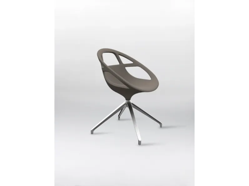 Sedia Lola in poliuretano morbido con gambe in metallo di Casprini