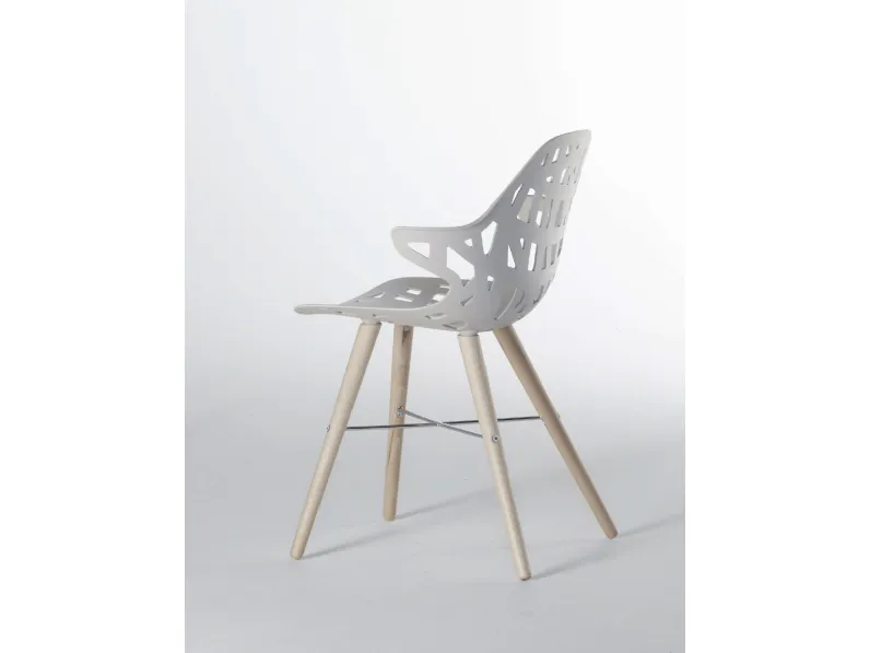 Sedia Pelota con braccioli in alluminio pressofuso con gambe in legno di Casprini