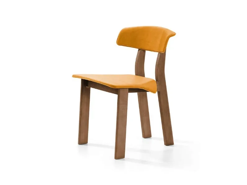 Sedia di design Back Wing in pelle con struttura in legno massello di Cassina