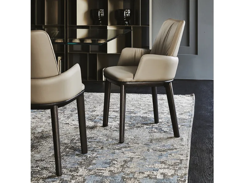 Sedia con braccioli con struttura in frassino e rivestimento in ecopelle Belinda di Cattelan Italia