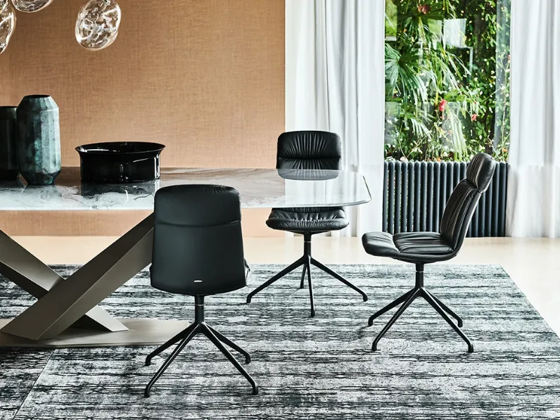 Sedia in acciaio con imbottiura in pelle Kelly di Cattelan Italia