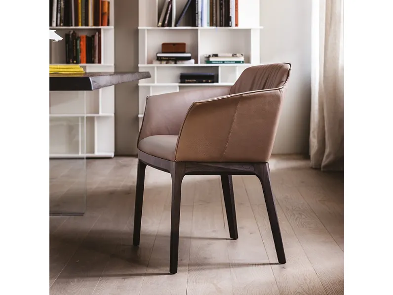 Sedia Musa in pelle con base in legno di Cattelan Italia