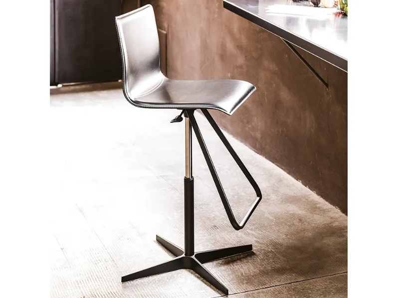 Sgabello in acciaio e cuoio Toto X di Cattelan Italia