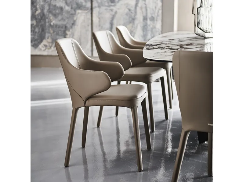 Sedia in pelle imbottita con braccioli Wanda di Cattelan Italia