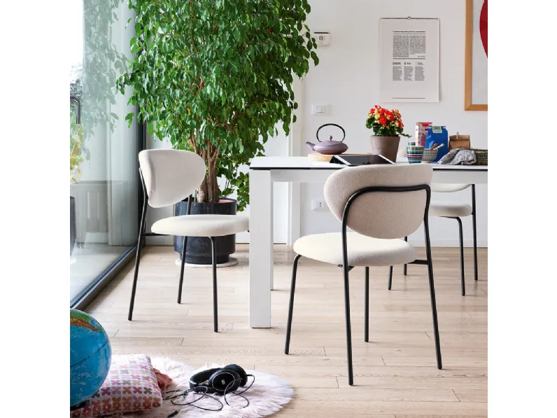 Sedia Cozy in tessuto imbottito di Connubia