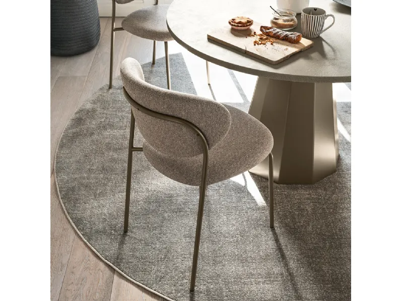 Sedia Cozy in tessuto imbottito di Connubia