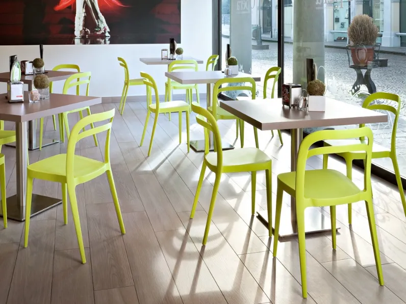 Sedia da pranzo in plastica impilabile Delhi di Elementi