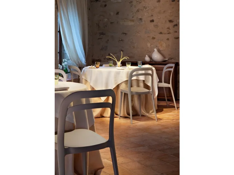 Sedia Delhi di Elementi