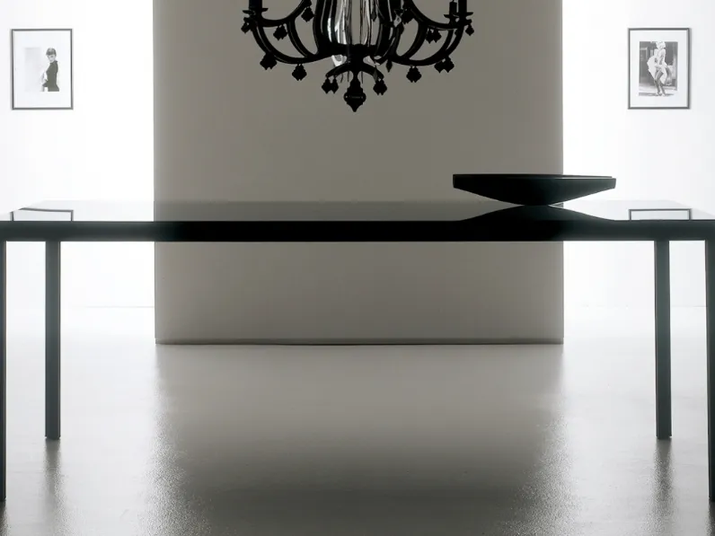 Sedia di design Ola con scocca in policarbonato e base in metallo di Dexo