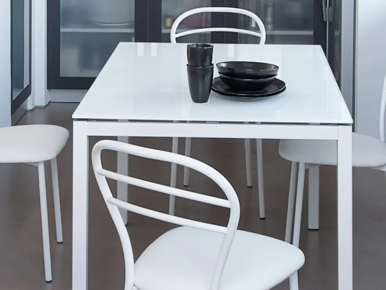 Sedia Connie in acciaio con seduta imbottita di Domitalia