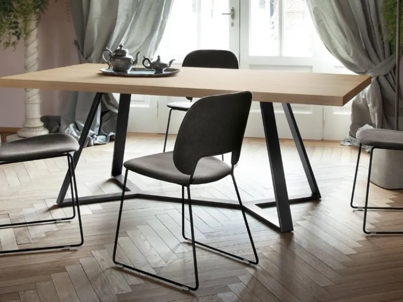 Sedia Traffic in tessuto con struttura a slitta in acciaio di Domitalia