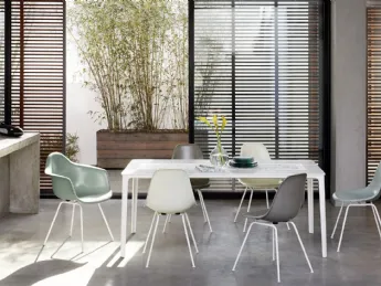 Eames Fiberglass Armchair DAX