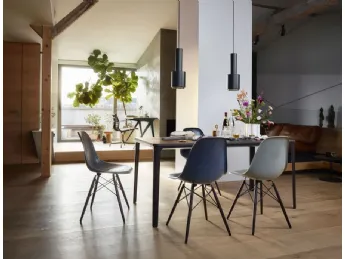 Eames Fiberglass Side Chair DSW