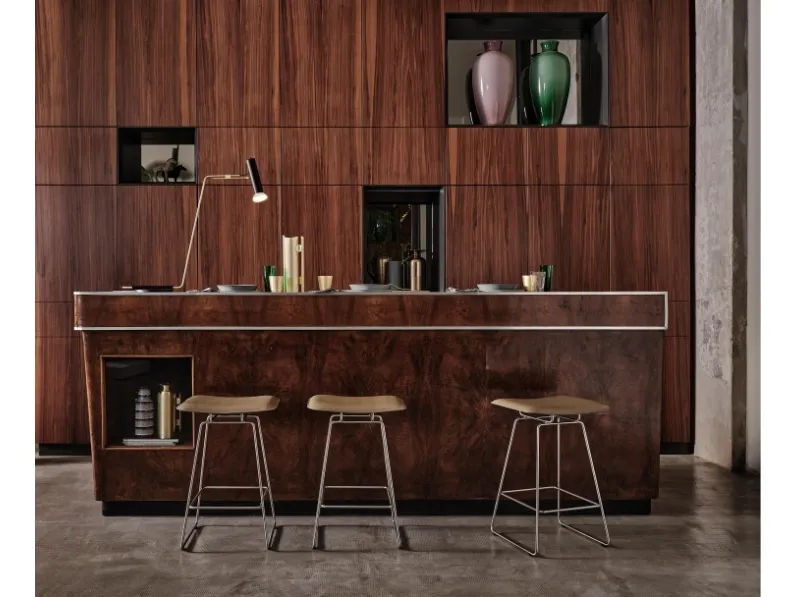 Sgabello Echoes SH con seduta in cuoio e base in metallo di Flexform