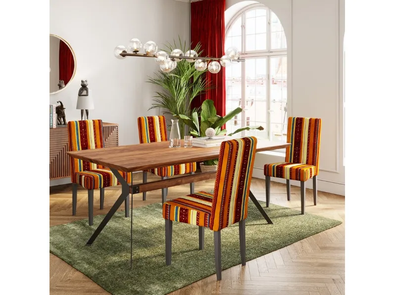 Sedia Econo in tessuto e legno di Kare Design