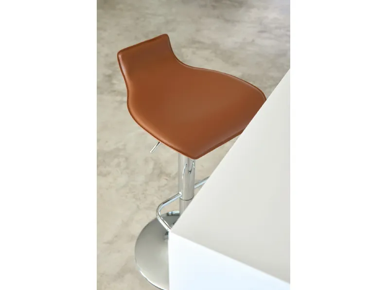 Sgabello Ego SG405gas in cuoio di Friulsedie