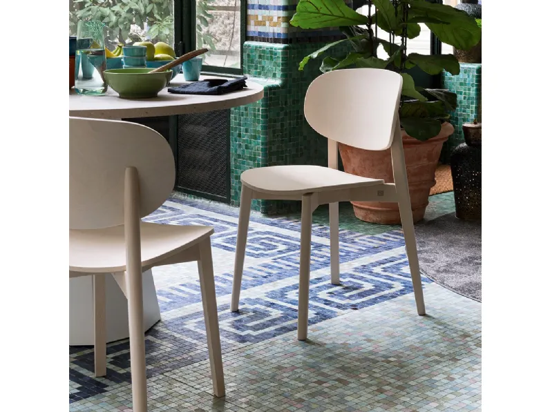 Sedia in legno dal design classico Eide di Connubia